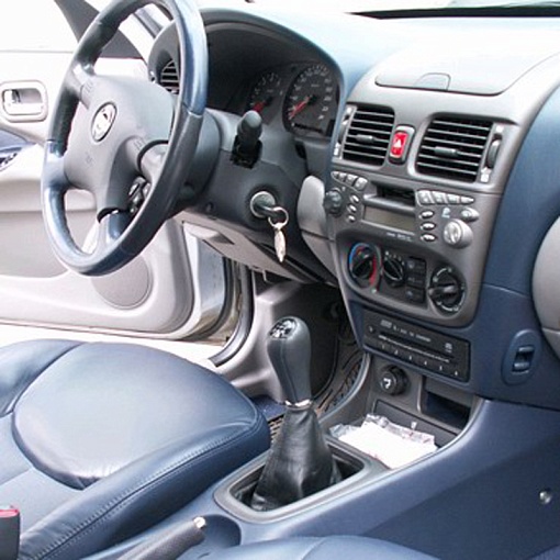 Переходная рамка Nissan Almera 01-05 1 DIN Intro RNS-N02