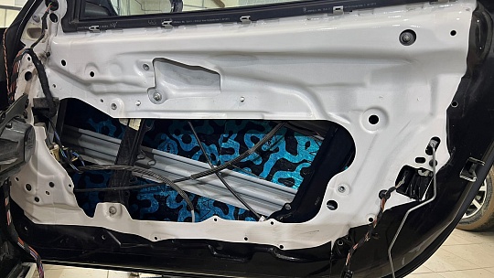 Murena 3 Вибродемпфирующий материал (0.75*0.47) гофроящик+пленка | Цена указана за 1 лист