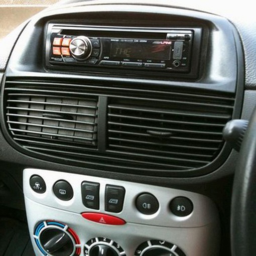 Intro RFI-N03 FIAT Punto 99-05 1din