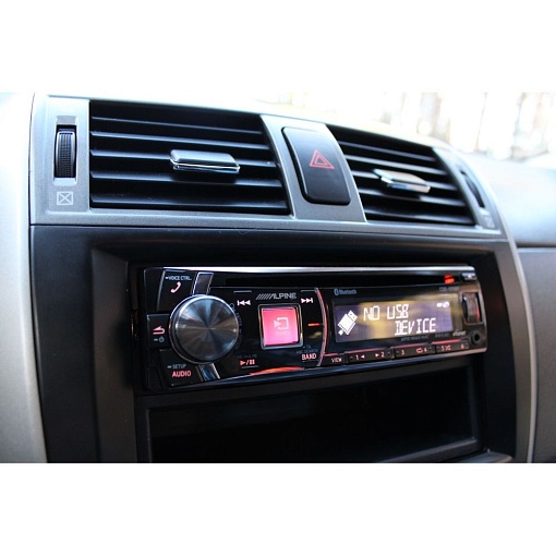 Автомагнитола Alpine CDE-177BT