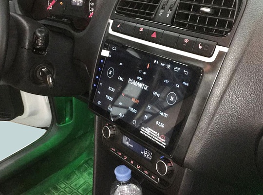 Incar RVW-FC584 Рамка 9" VW Polo 2014-2019 BLACK