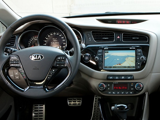 Рамка переходная Kia Rio (2011+) Piano black Aura AFA-KI05